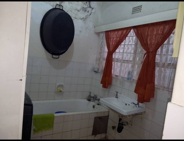1 BEDROOM FLAT FOR SALE IN LUIPAARDSVLEI